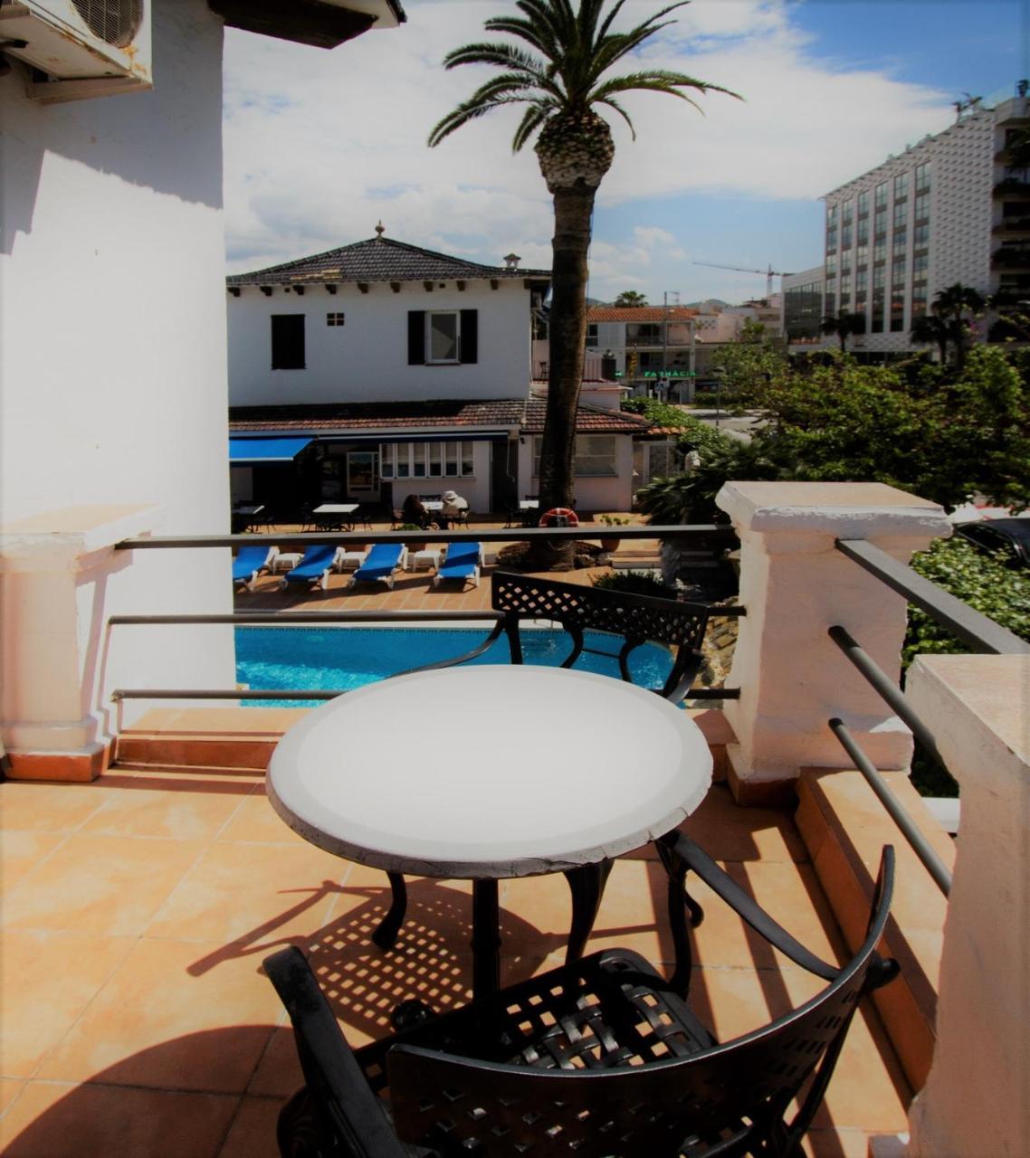 Hotel Capri Sitges Exterior foto